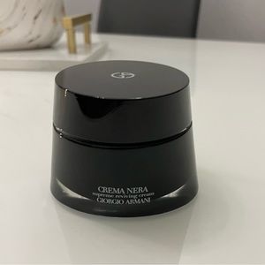 Armani Beauty
Crema Nera Extrema Supreme Reviving Cream, 1.69 oz